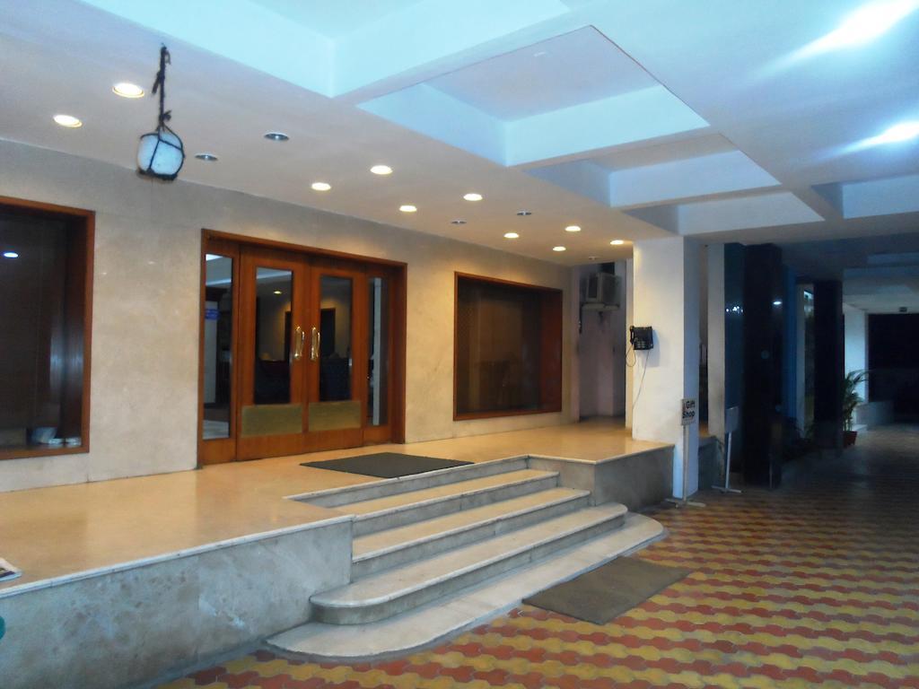 Hotel Bhimas Paradise Tirupati Bagian luar foto