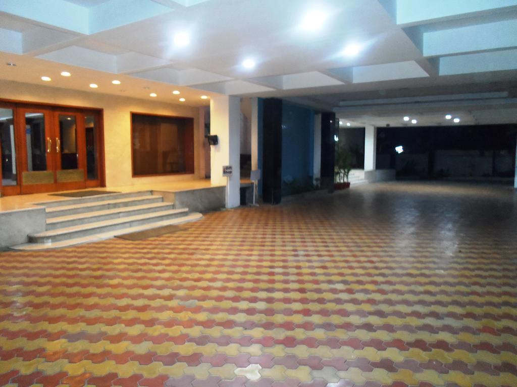 Hotel Bhimas Paradise Tirupati Bagian luar foto